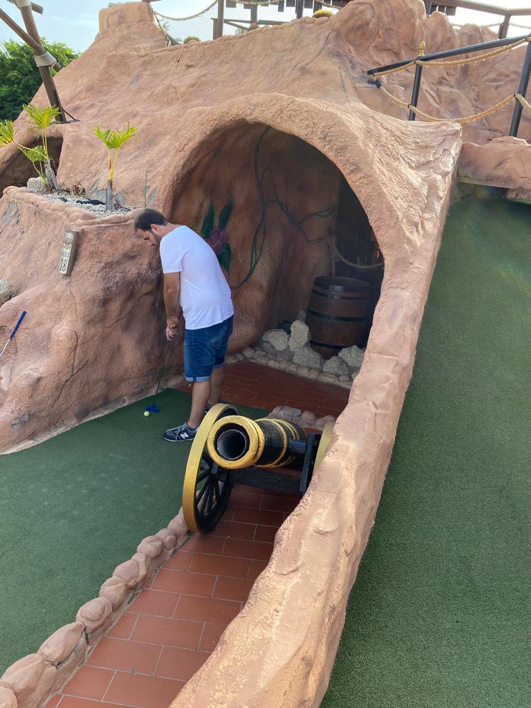 Hoyo-en-uno en un minigolf