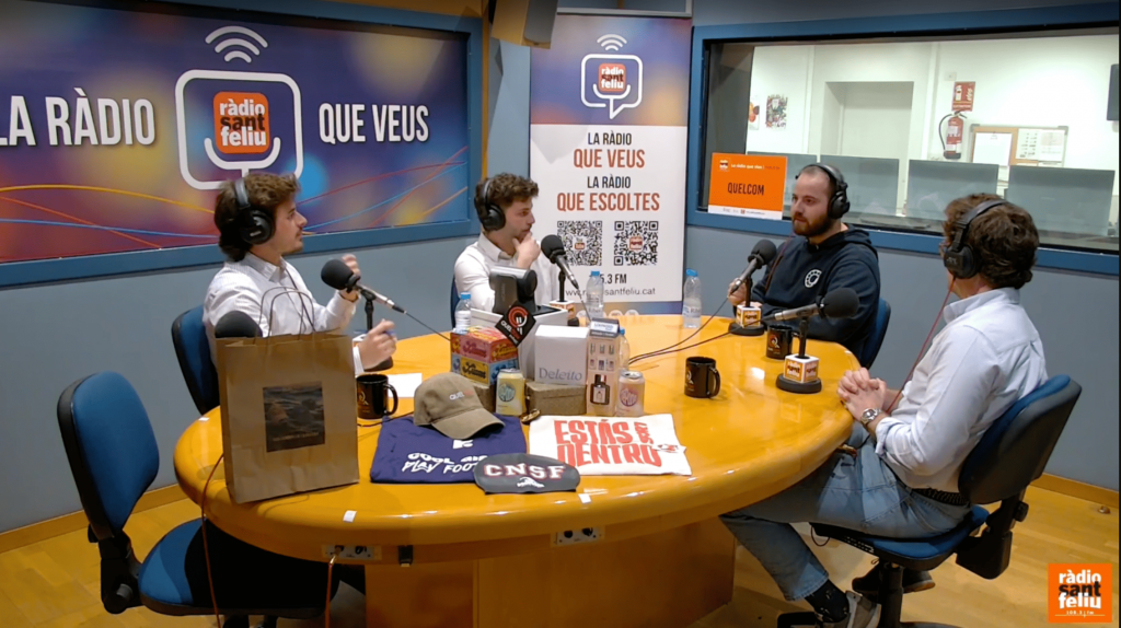 Entrevista en la radio