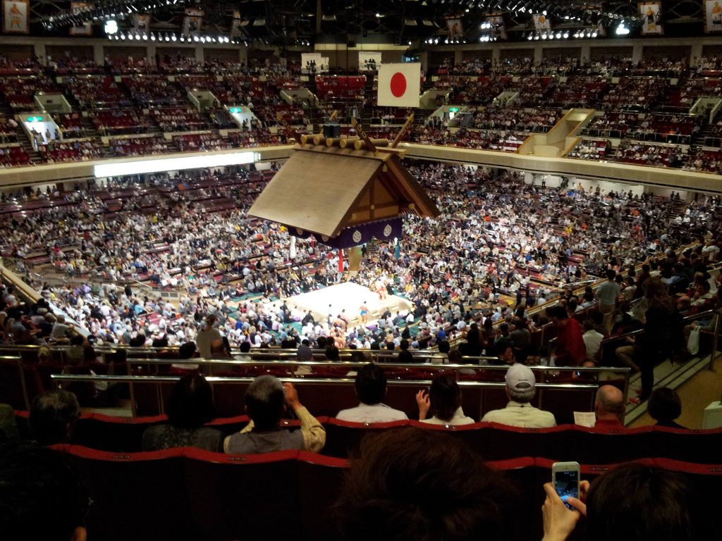 Ver un torneo de sumo en directo