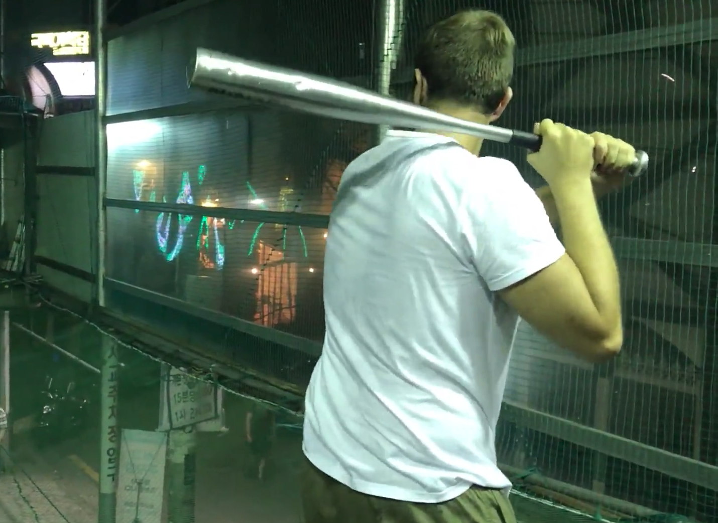 Batear en una jaula de beisbol